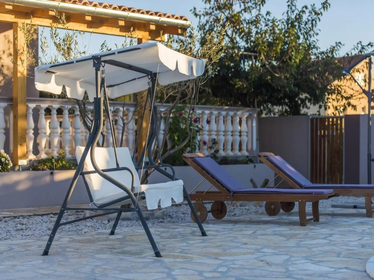 Charming Holiday Home With Private Pool Islam Latinski